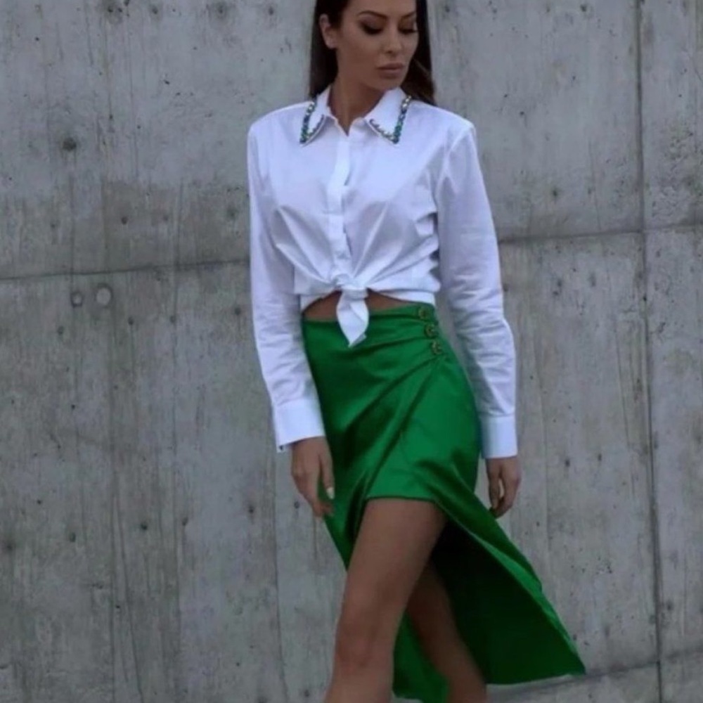 Zara Green Satin Midi Skirt with Side Slit - Picture 5 of 11